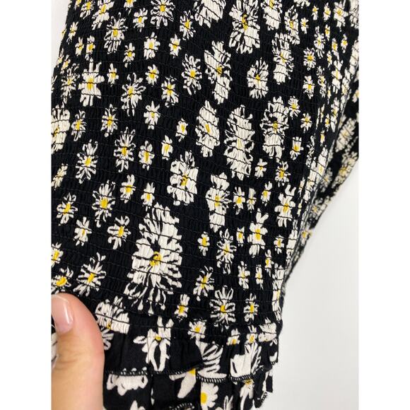 Patrons of Peace Womens Black Floral Smocked Crop Tank Top NEW Small - Picture 9 of 10